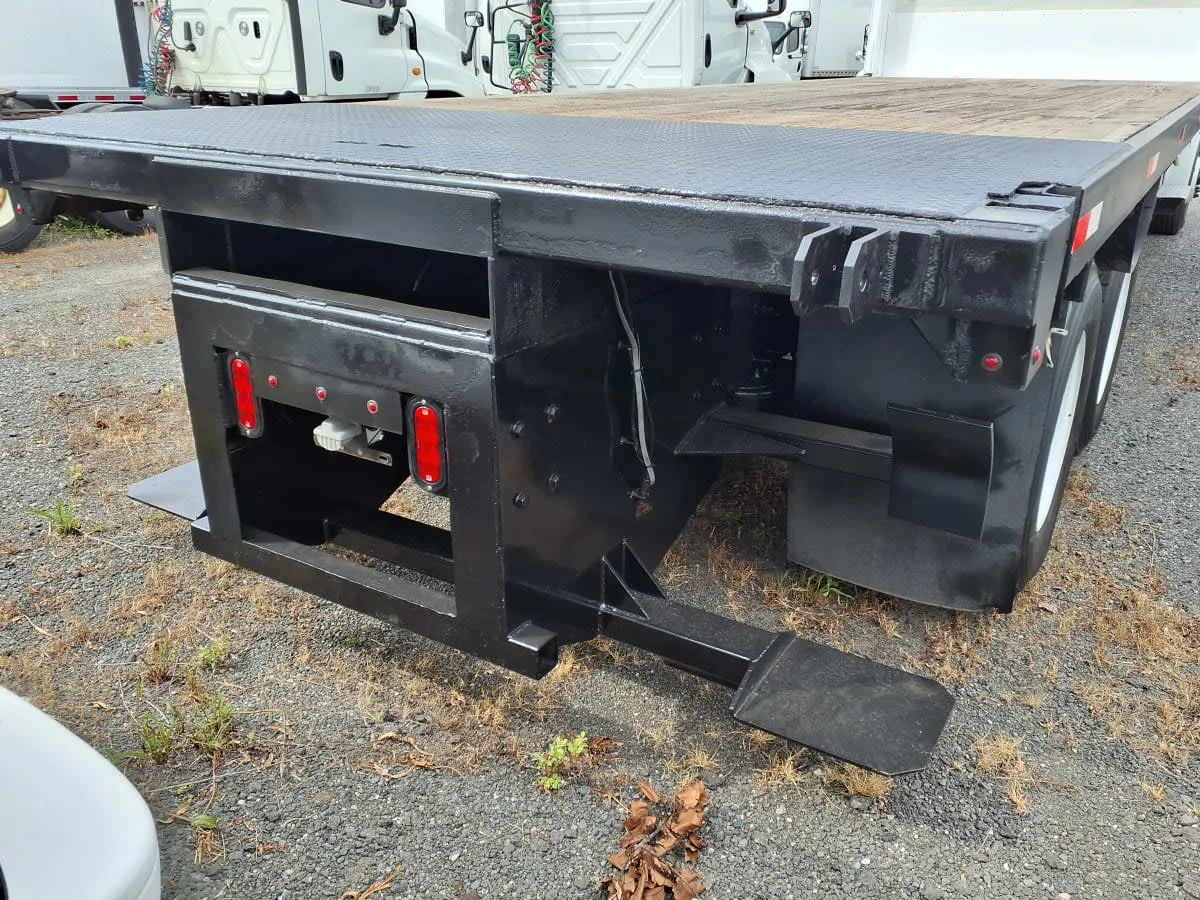 2018 Freightliner M2 106 - image 7