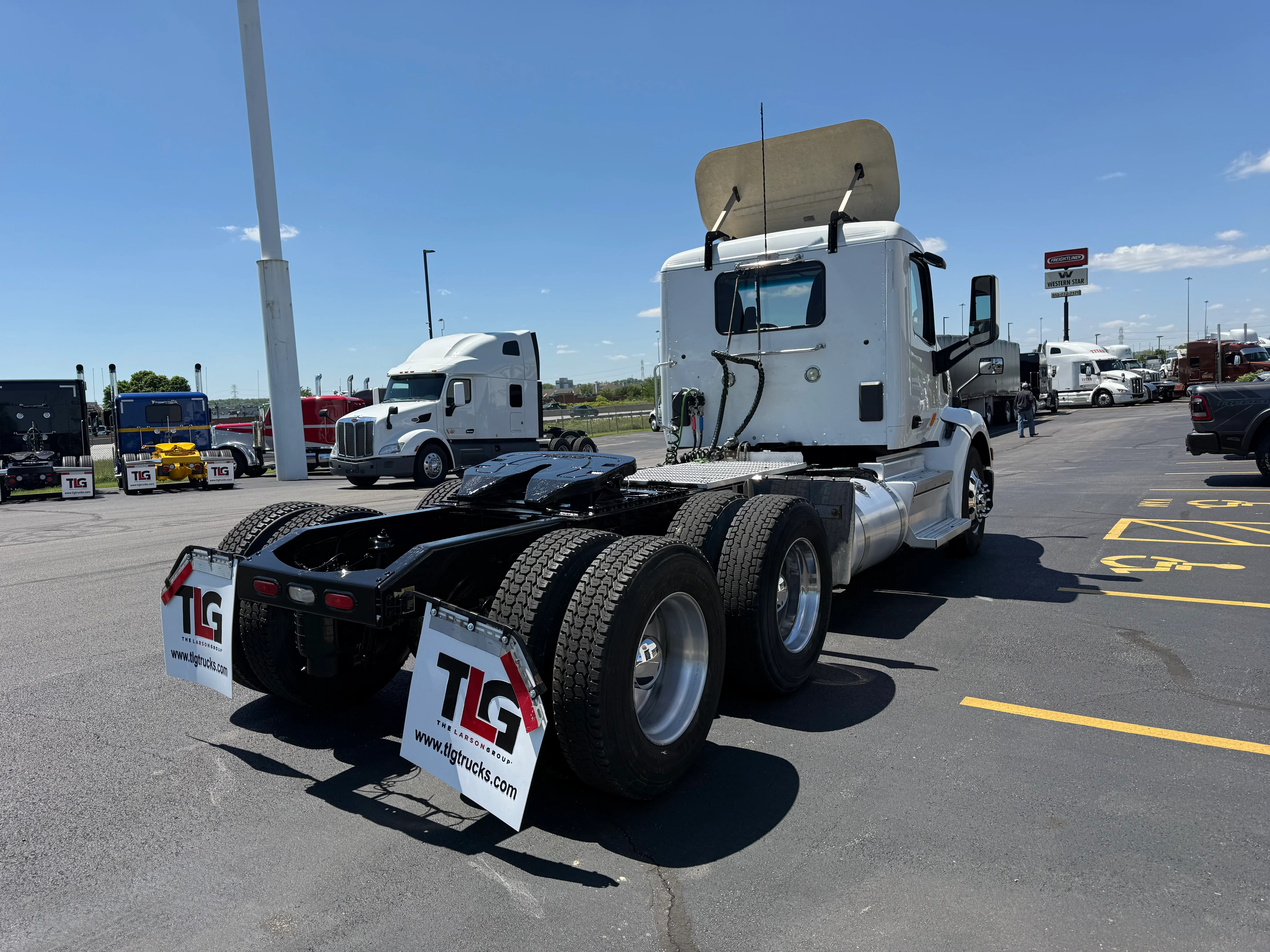2021 Peterbilt 579 in Cincinnati, OH — photo 6