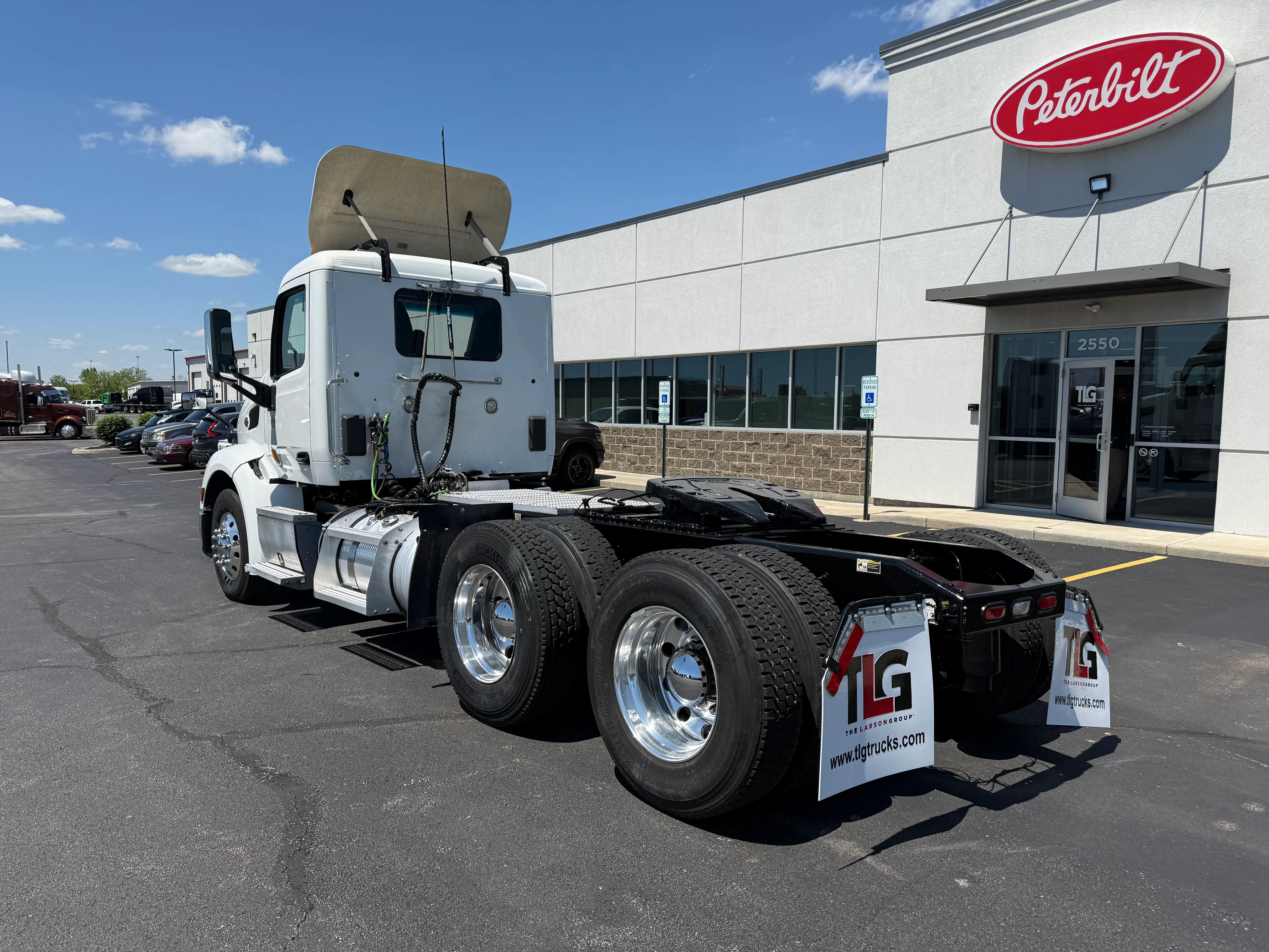 2021 Peterbilt 579 in Cincinnati, OH — photo 4