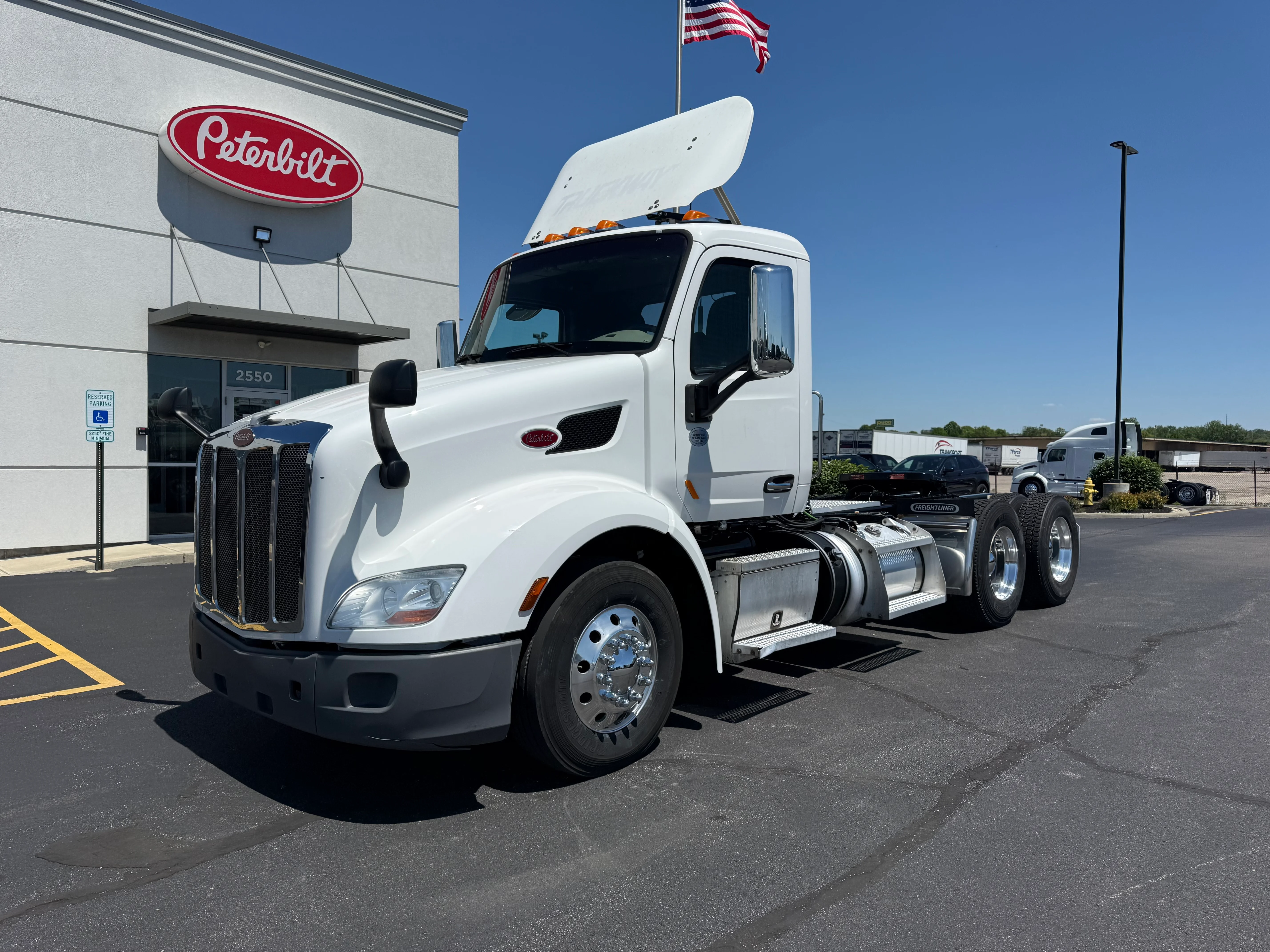 2021 Peterbilt 579 in Cincinnati, OH — photo 2