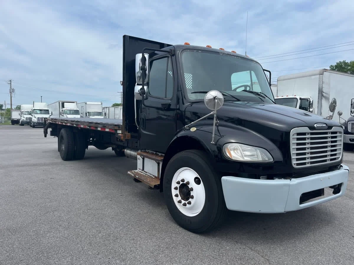 2015 Freightliner M2 106 in Beltsville, MD — photo 3