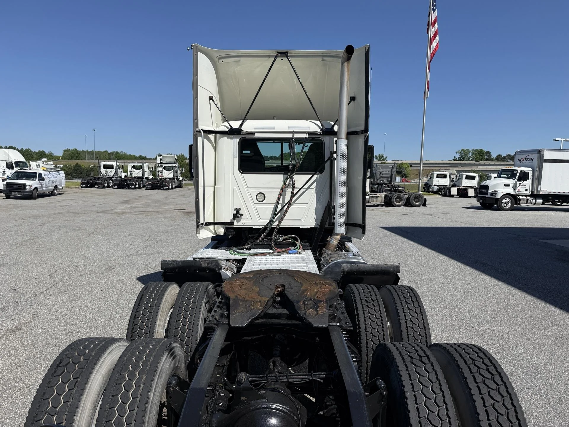 2022 Mack Anthem - image 4