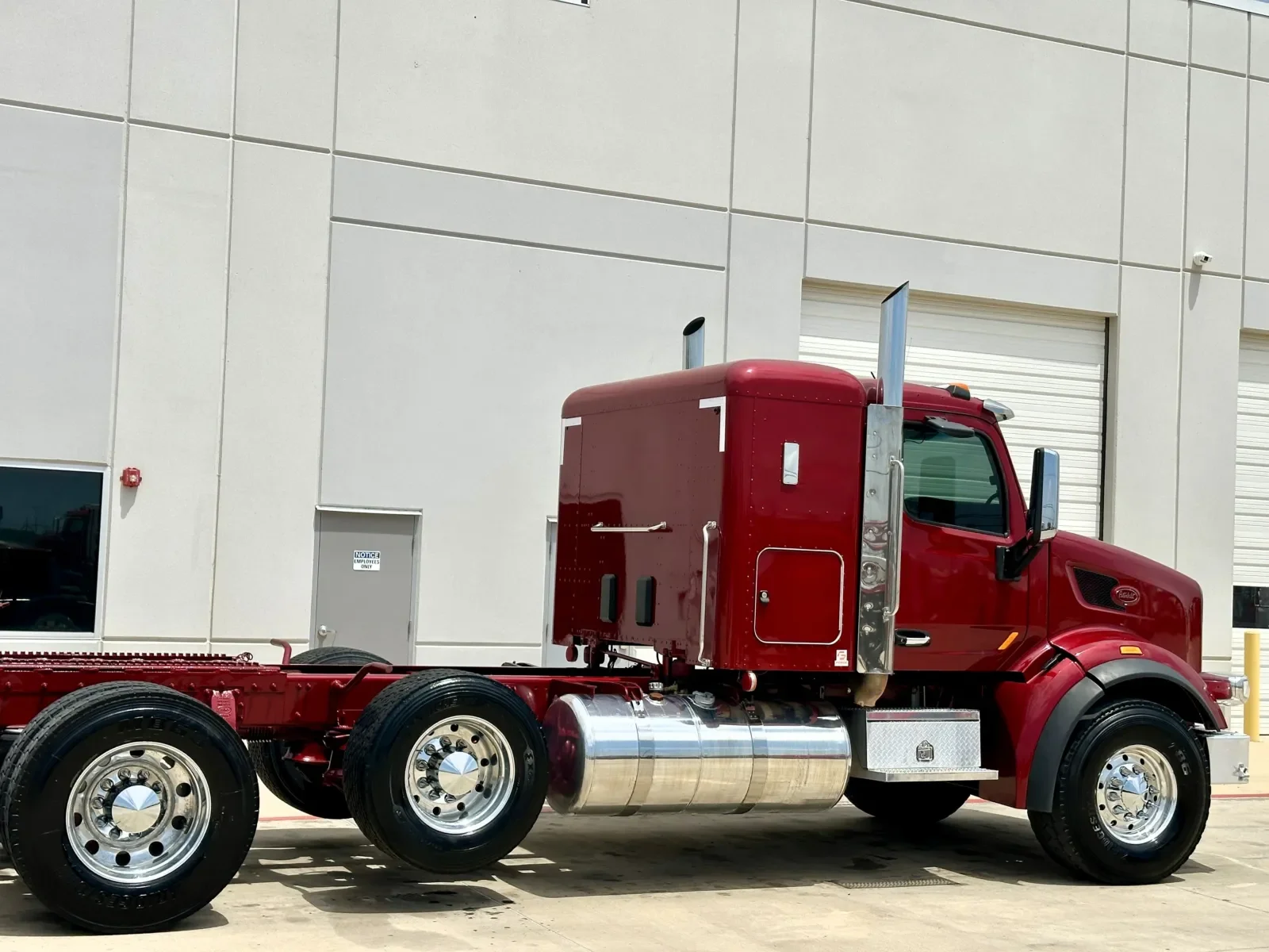 2015 Peterbilt 567 in Hutchins, TX — photo 7