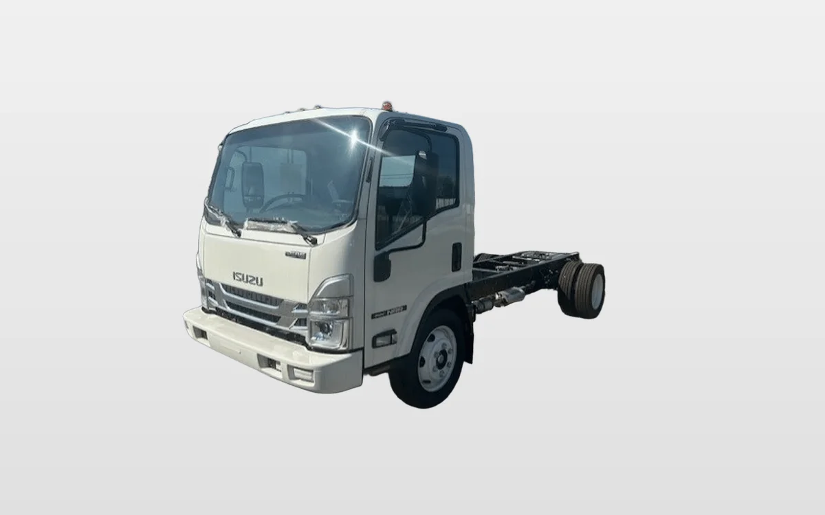 2025 Isuzu - image 1