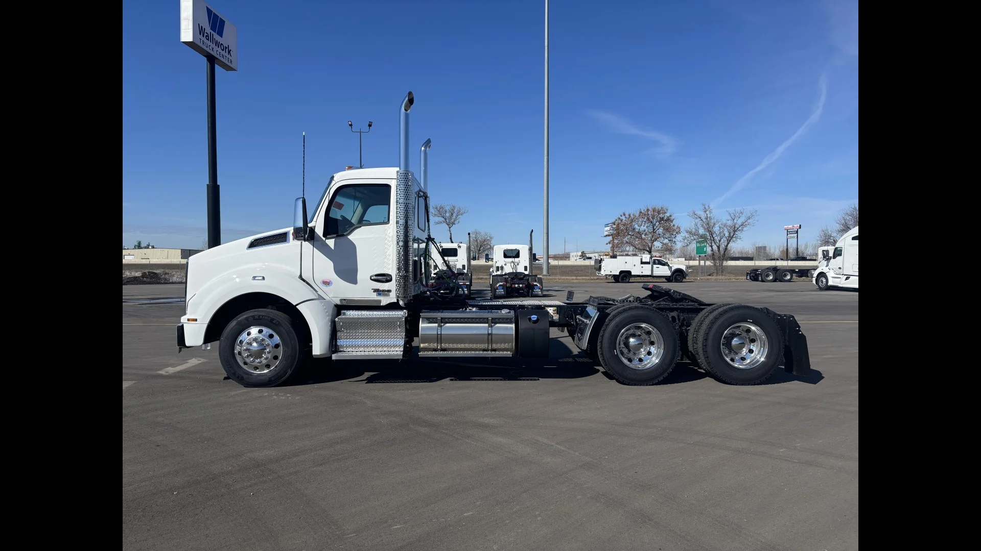 2026 Kenworth T880 in Fargo — photo 2