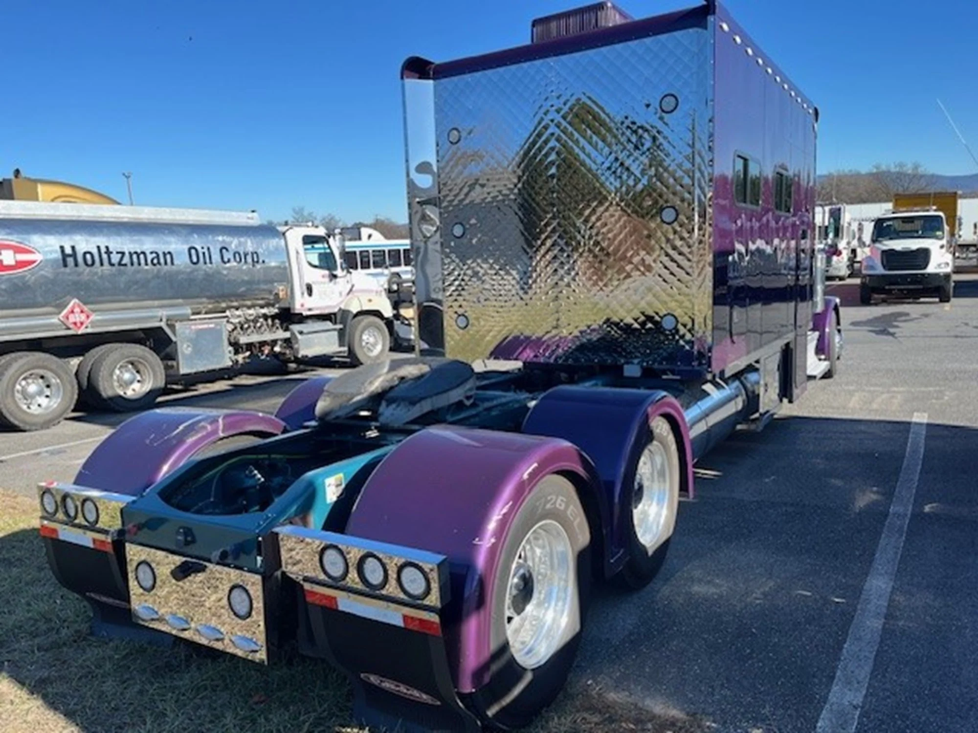 2022 Peterbilt 389 - image 5