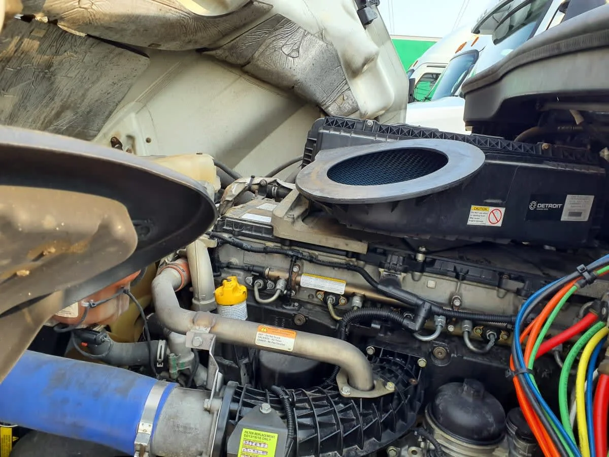 2020 Freightliner Cascadia - image 9