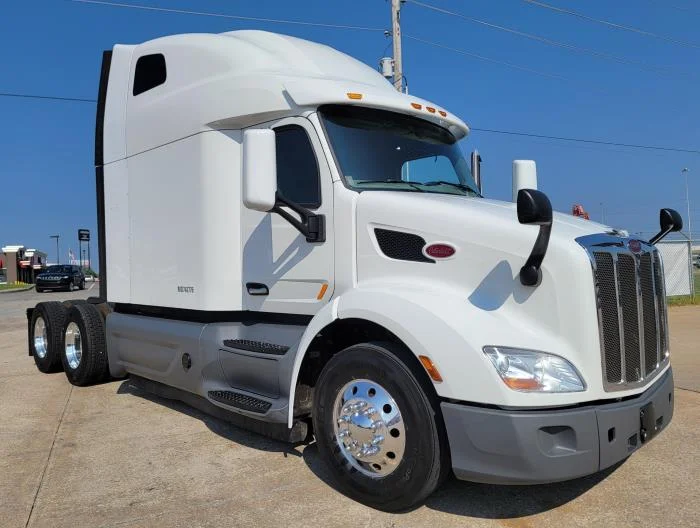 2021 Peterbilt 579 in Tulsa, OK — photo 4