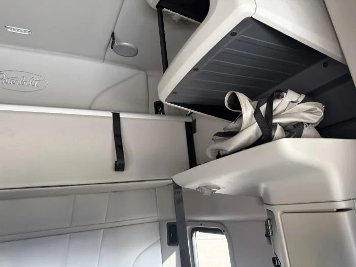 2021 Peterbilt 579 — photo 31