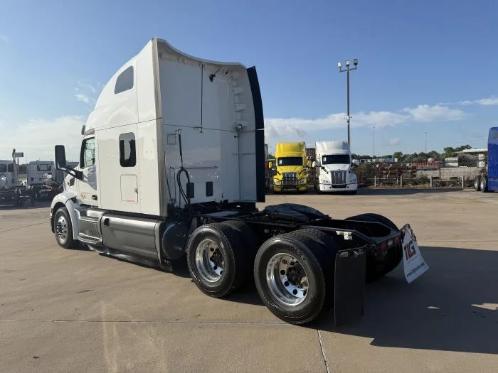 2021 Peterbilt 579 — photo 4