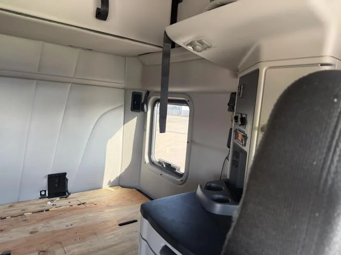 2021 Peterbilt 579 — photo 34