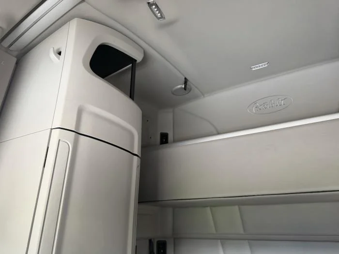 2021 Peterbilt 579 — photo 29
