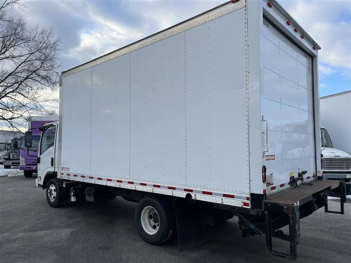 2019 Isuzu NPR - image 6