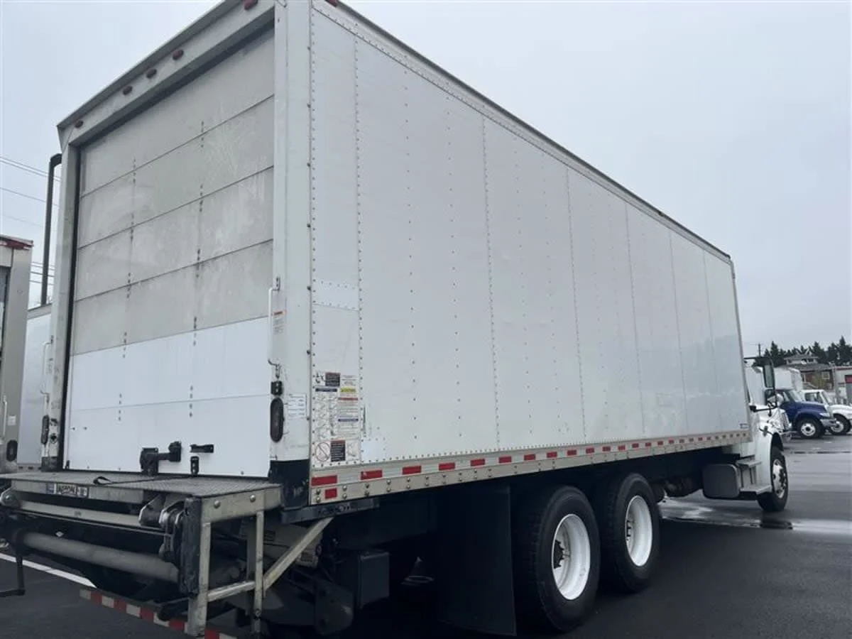 2020 Freightliner M2 106 - image 4