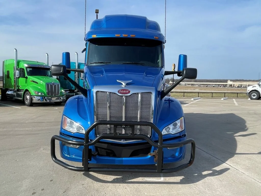 2023 Peterbilt 579 - image 8