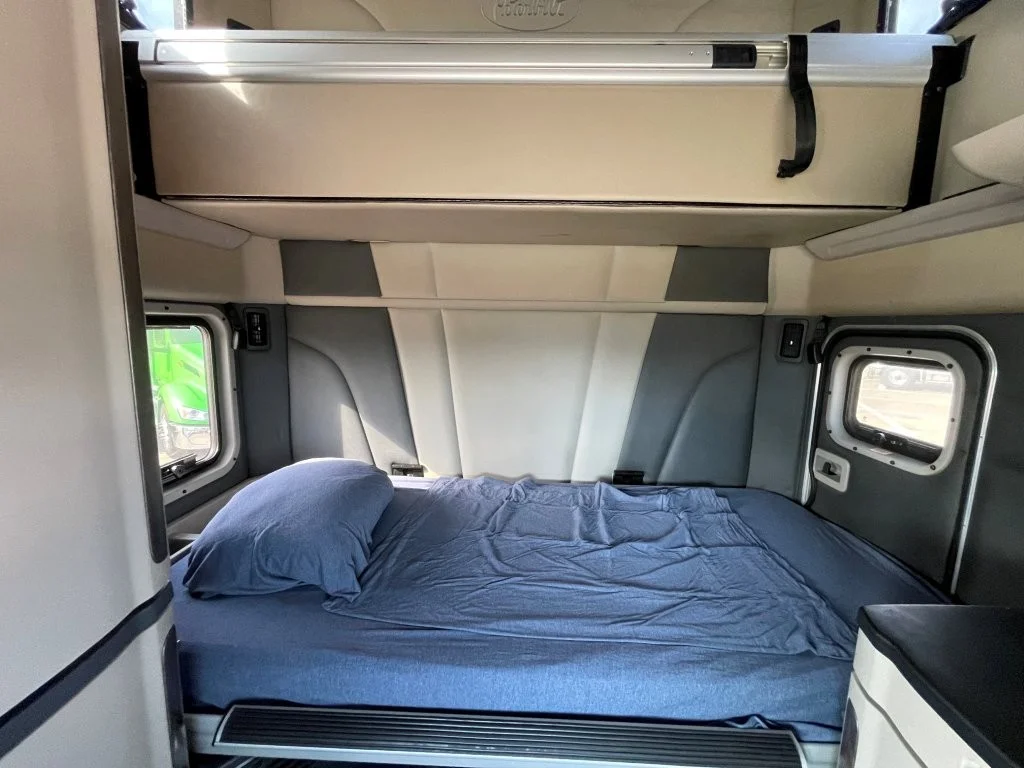 2023 Peterbilt 579 - image 14