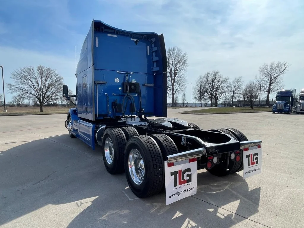 2023 Peterbilt 579 - image 3