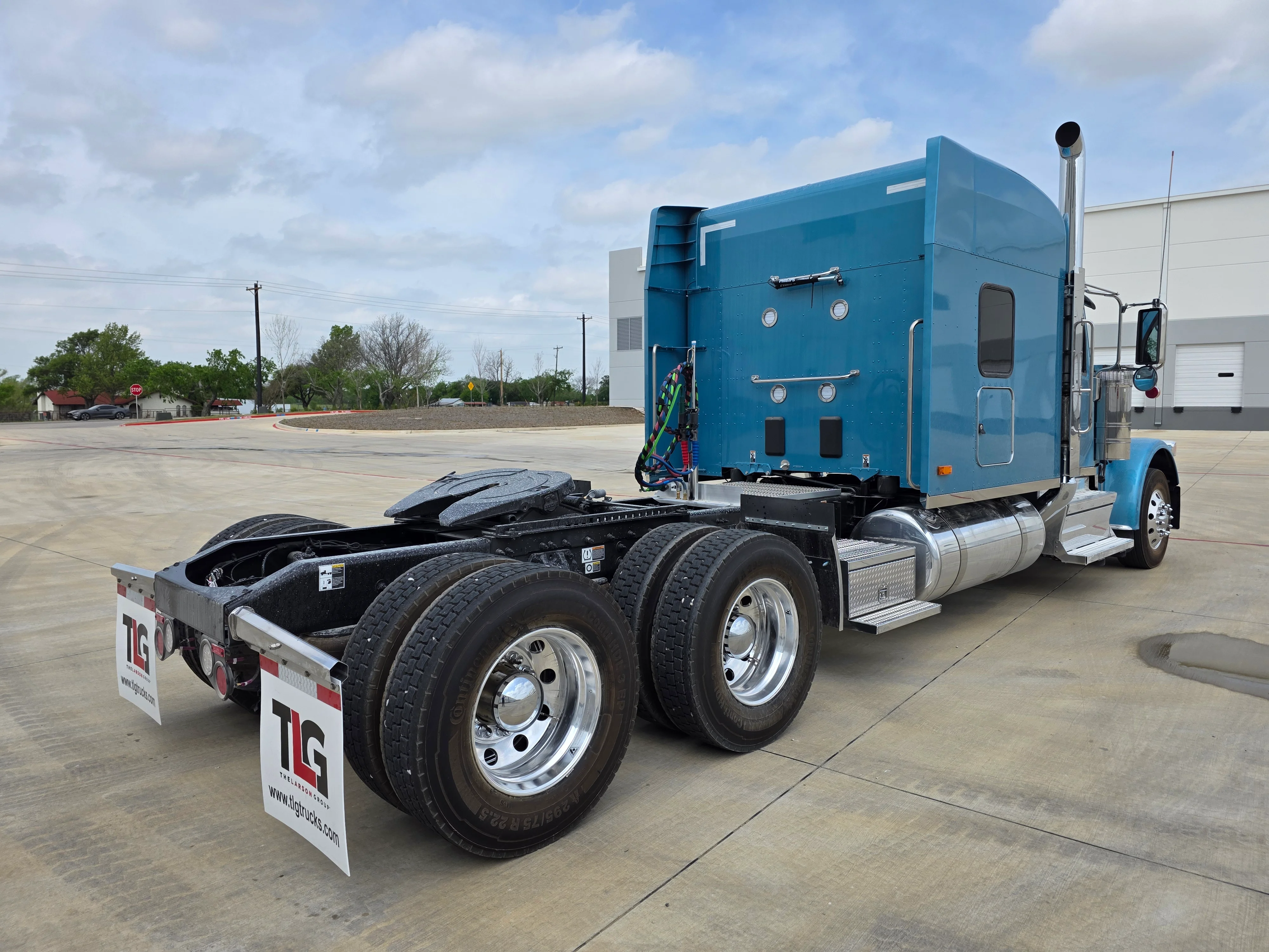 2027 Peterbilt 589 in Evansville, IN — photo 5