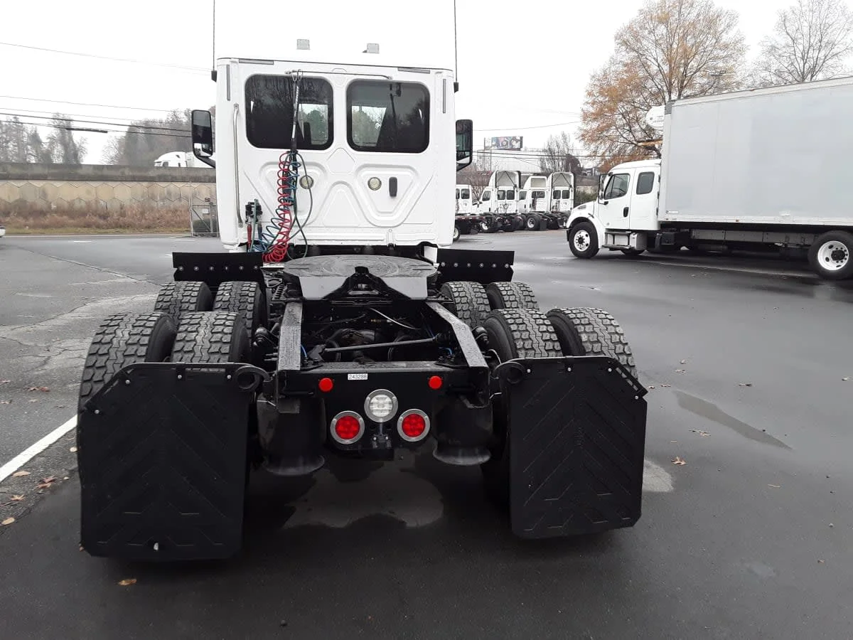 2020 Freightliner Cascadia in Charlotte, NC — photo 10