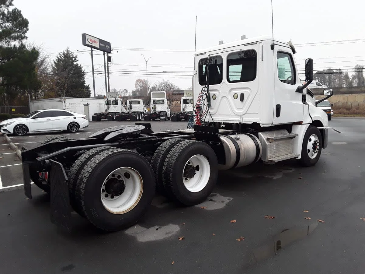 2020 Freightliner Cascadia in Charlotte, NC — photo 7