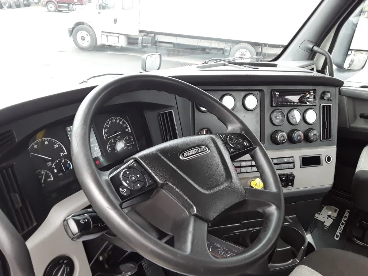 2020 Freightliner Cascadia in Charlotte, NC — photo 9