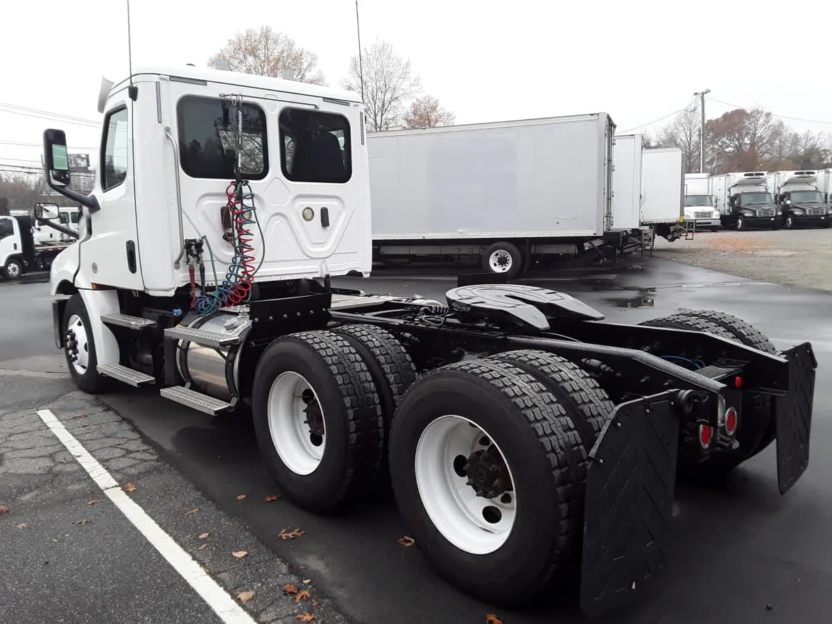 2020 Freightliner Cascadia in Charlotte, NC — photo 11