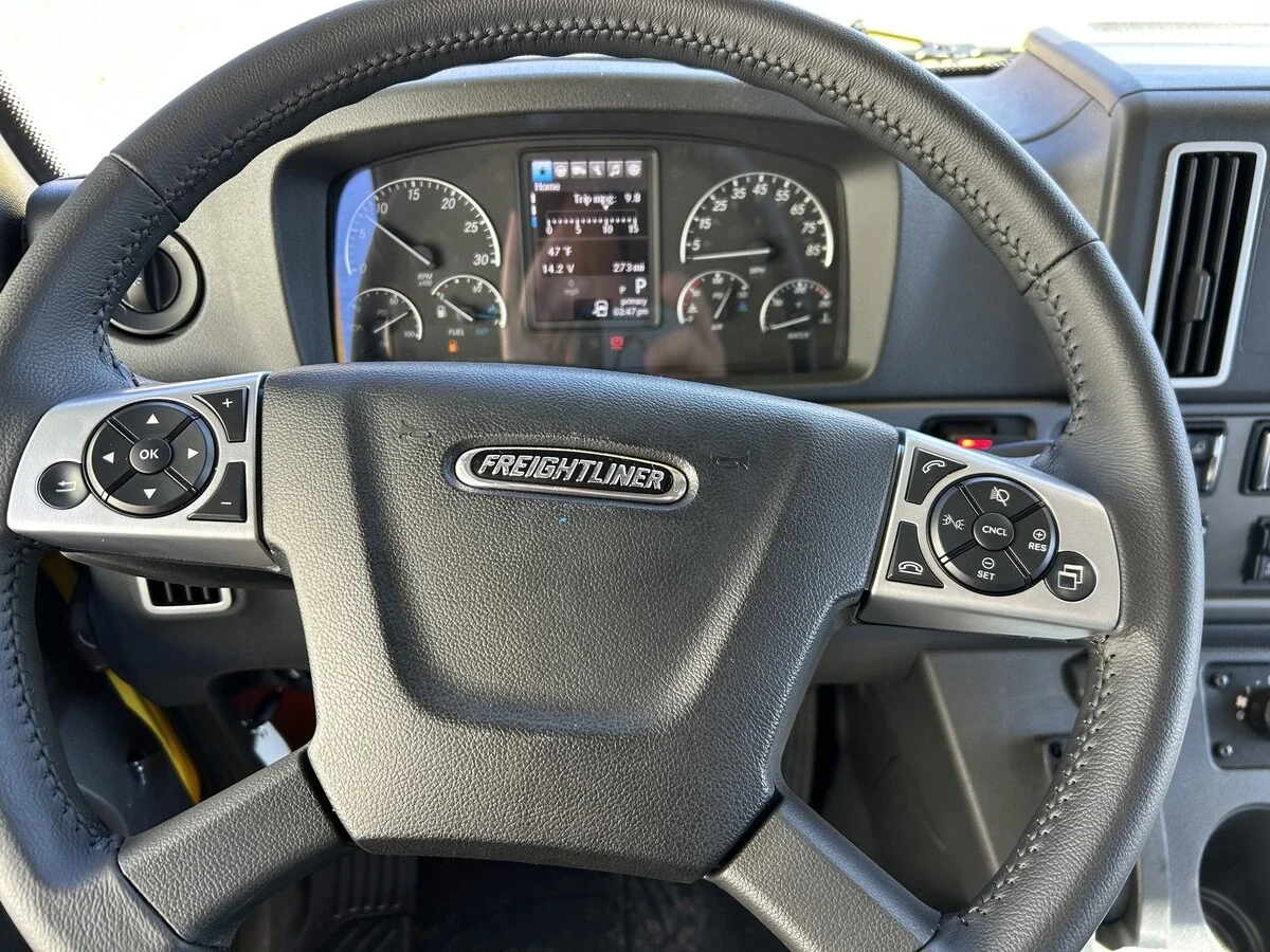2025 Freightliner M2 106 in Fort Worth, TX — photo 10