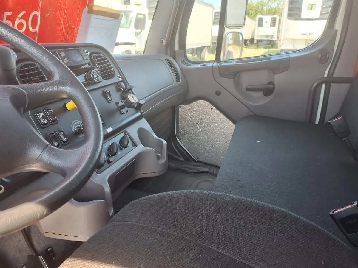 2021 Freightliner M2 106 - image 7