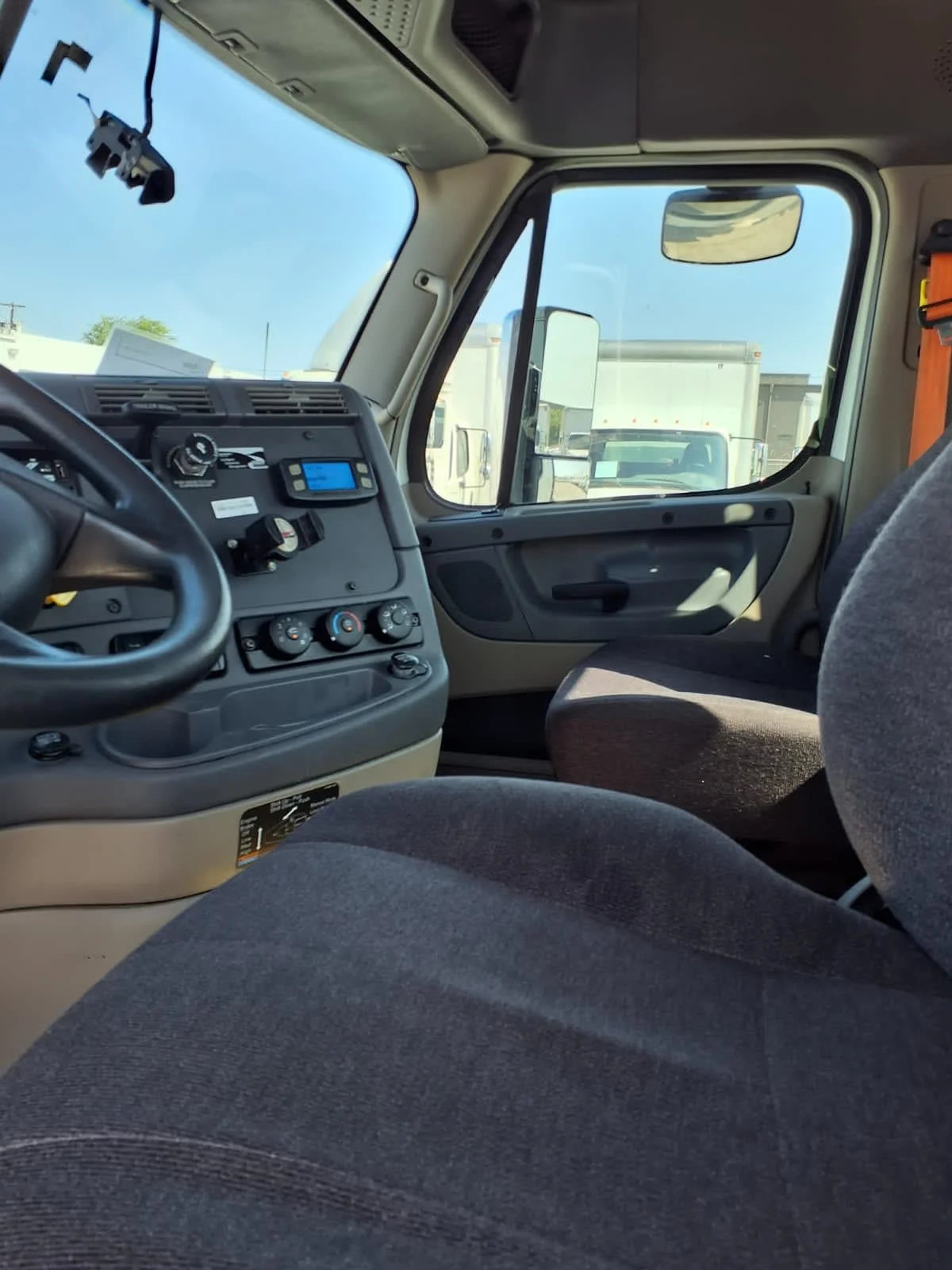 2019 Freightliner Cascadia in Fort Worth, TX — photo 7