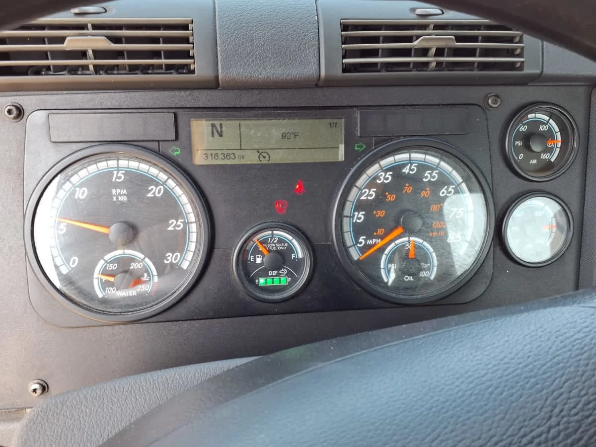 2019 Freightliner Cascadia in Fort Worth, TX — photo 10