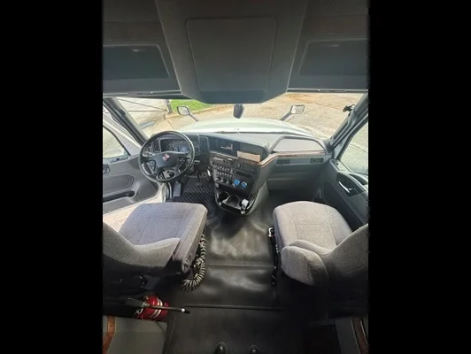 2021 International LT in Conyers, GA — photo 13
