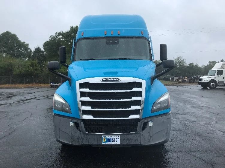 2022 Freightliner Cascadia in Concord, NC — photo 2