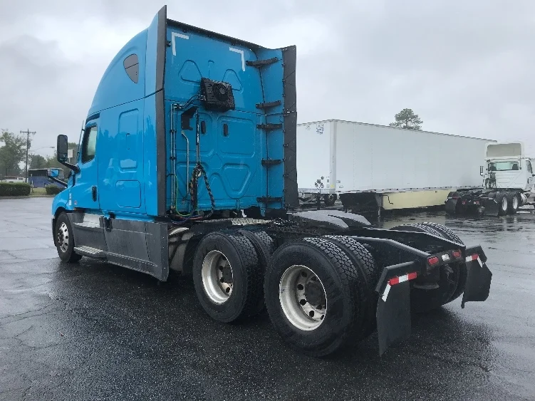 2022 Freightliner Cascadia in Concord, NC — photo 5