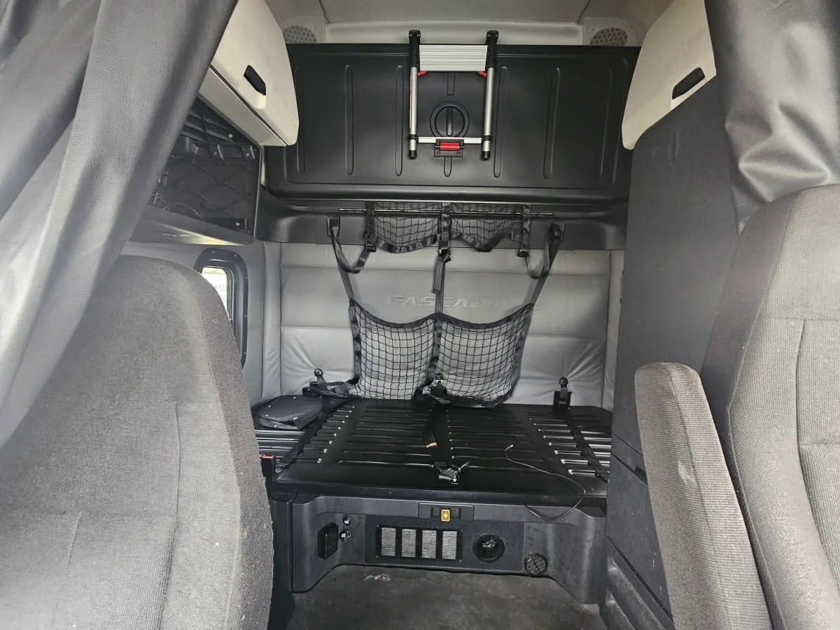 2022 Freightliner Cascadia in Orlando, FL — photo 8