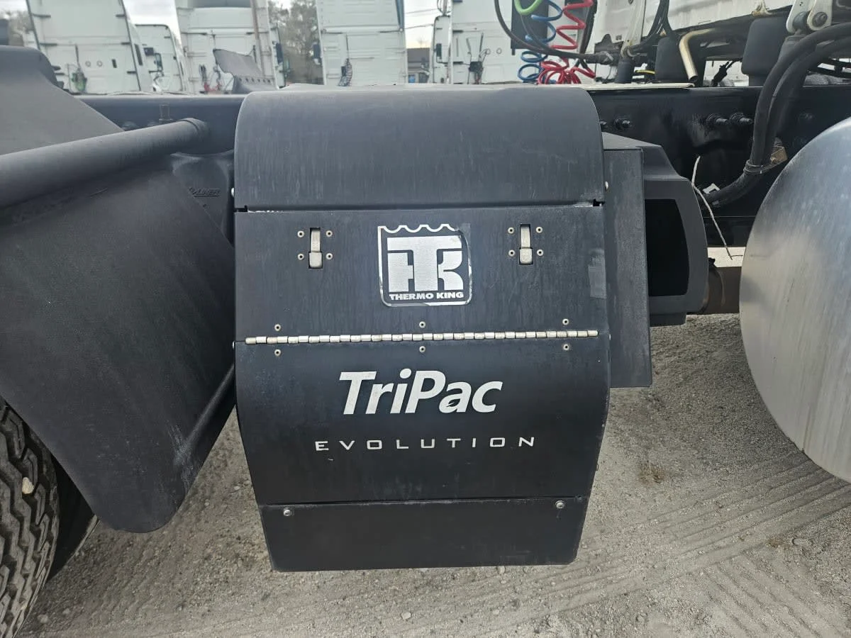 2022 Freightliner Cascadia in Orlando, FL — photo 11