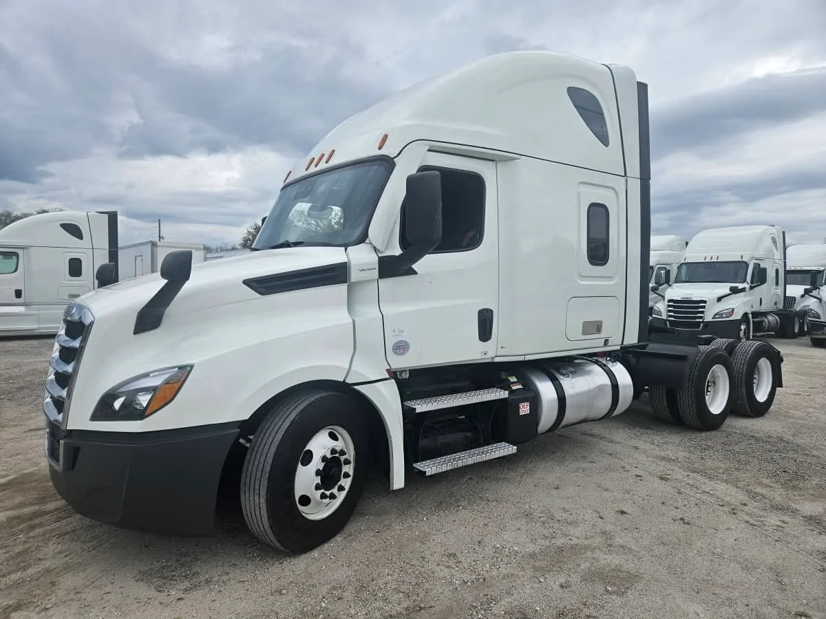 2022 Freightliner Cascadia in Orlando, FL