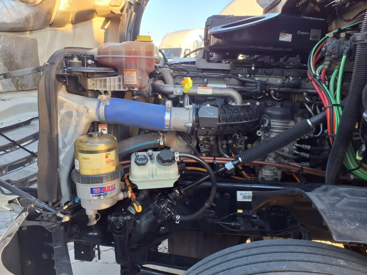 2021 Freightliner Cascadia - image 8