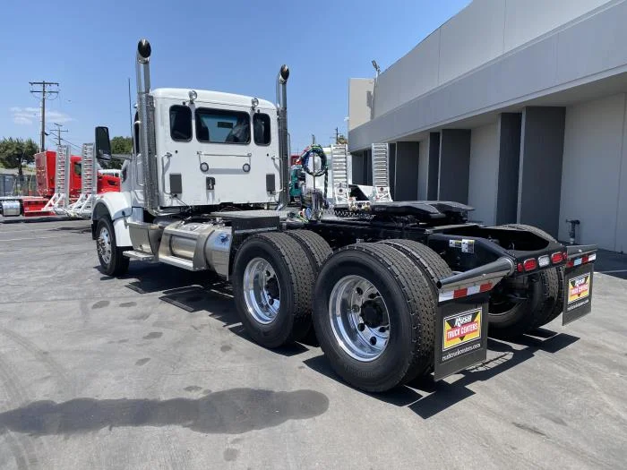 2025 Peterbilt 567 - image 8