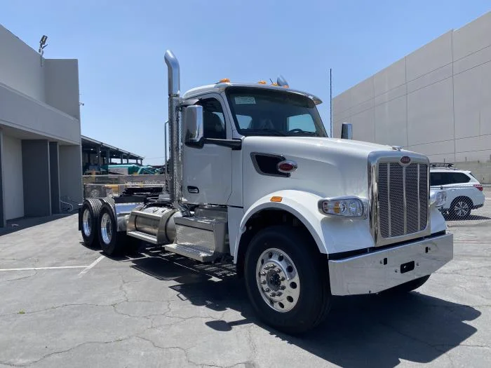 2025 Peterbilt 567 - image 4