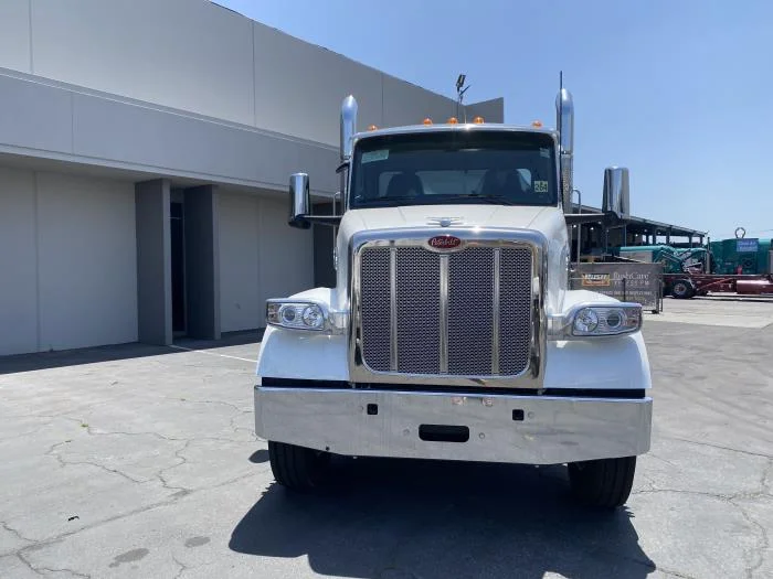 2025 Peterbilt 567 - image 3