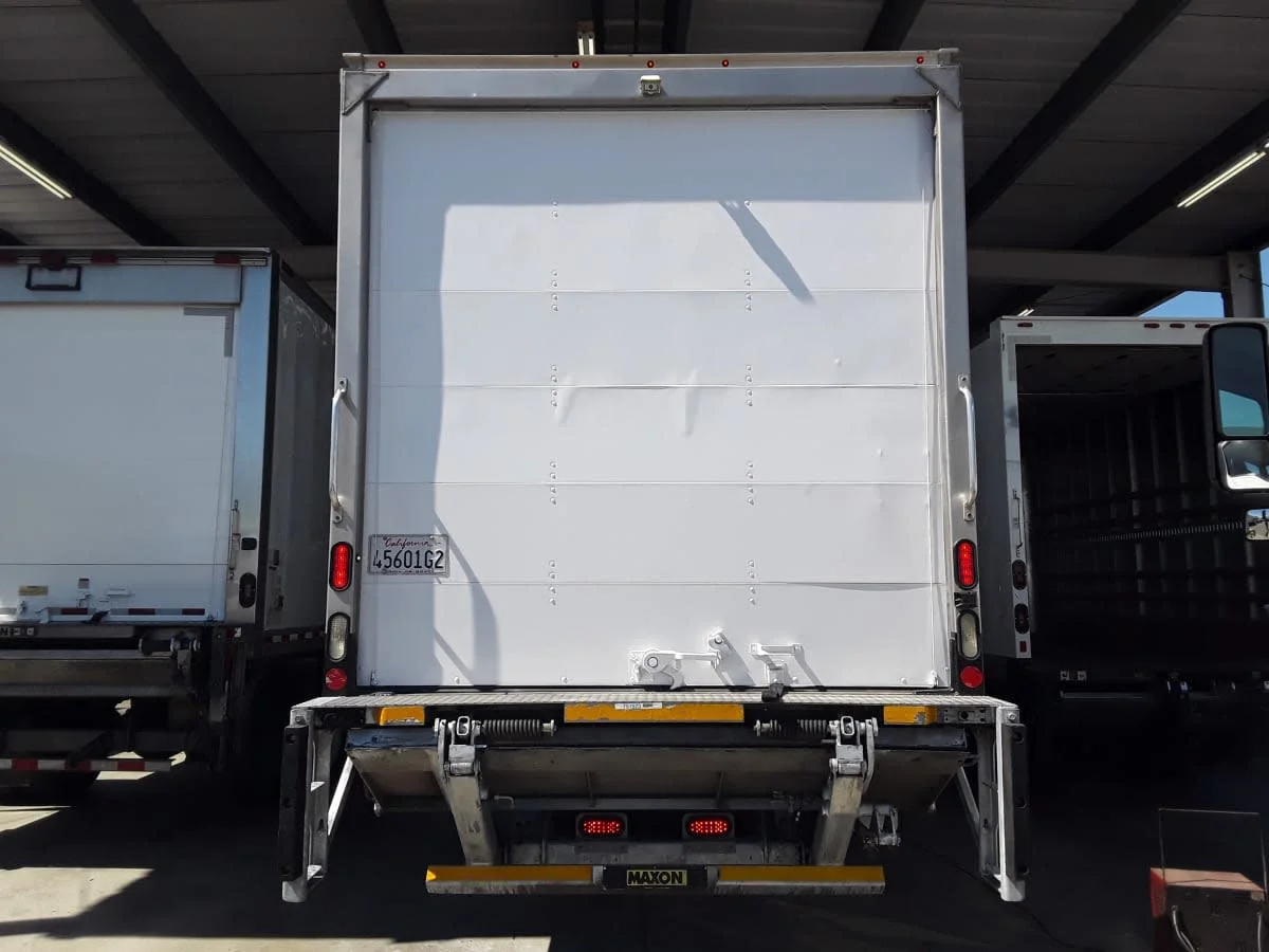 2018 International 4300 - image 5