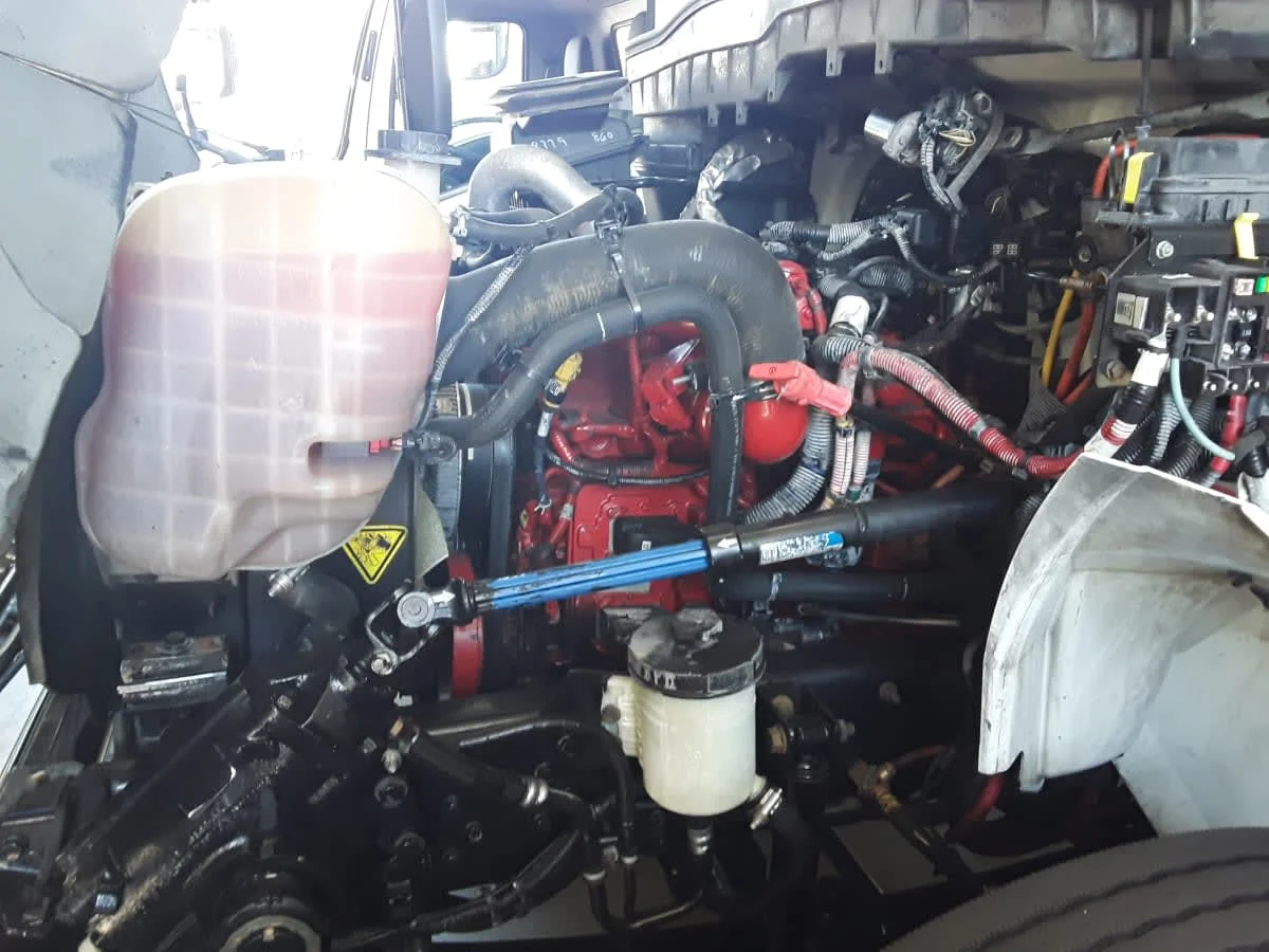 2018 International 4300 - image 9