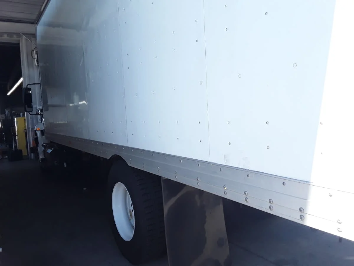 2018 International 4300 in Montebello, CA — photo 12