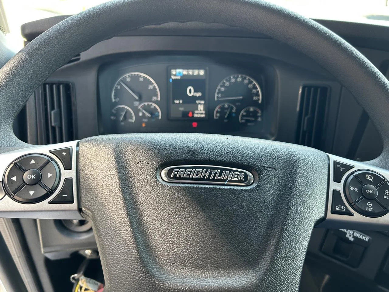 2027 Freightliner in Pacific, WA — photo 10
