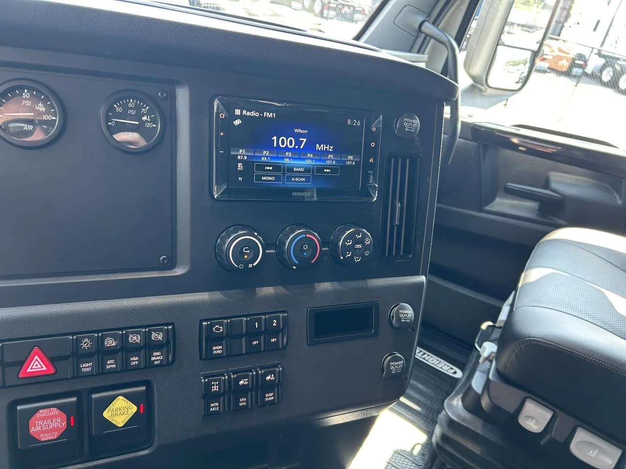 2027 Freightliner in Pacific, WA — photo 9