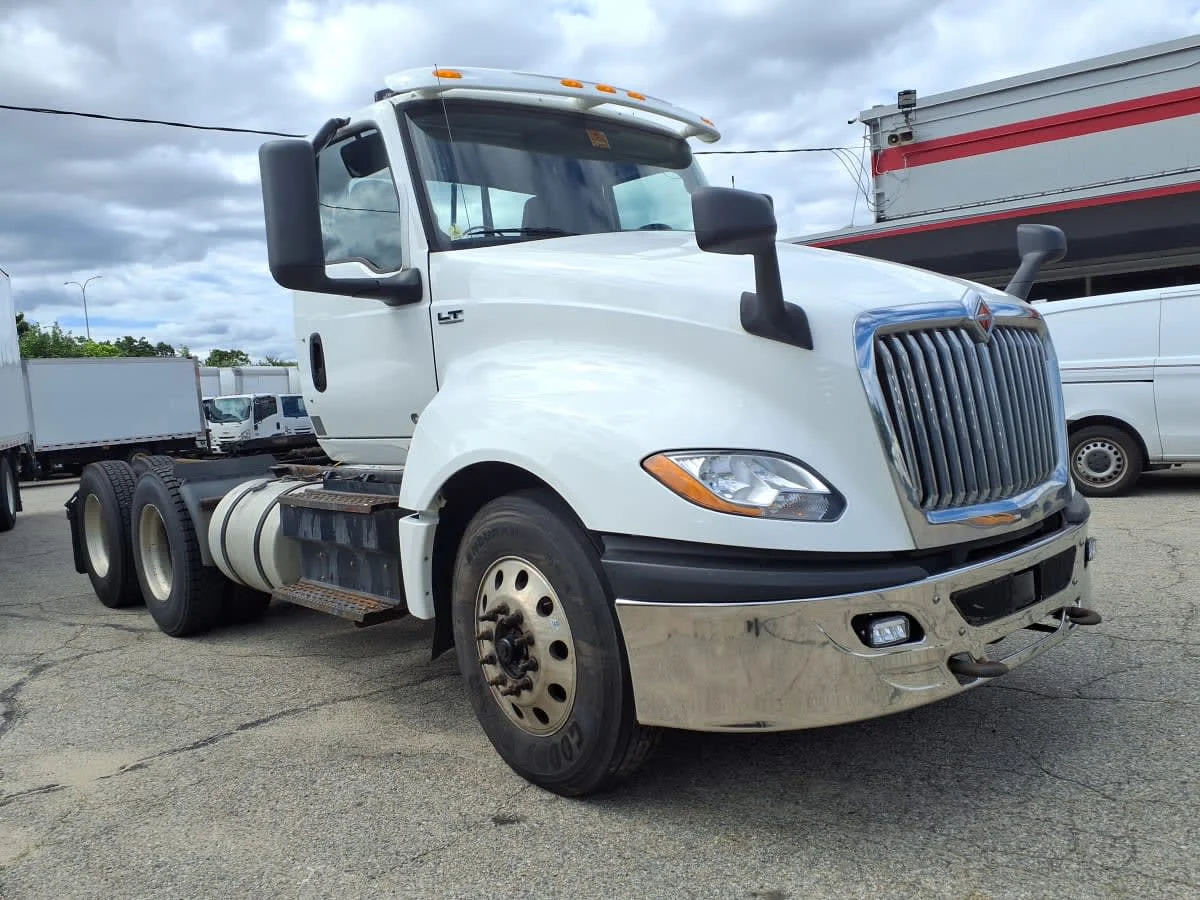 2019 International LT in Warwick, RI — photo 3