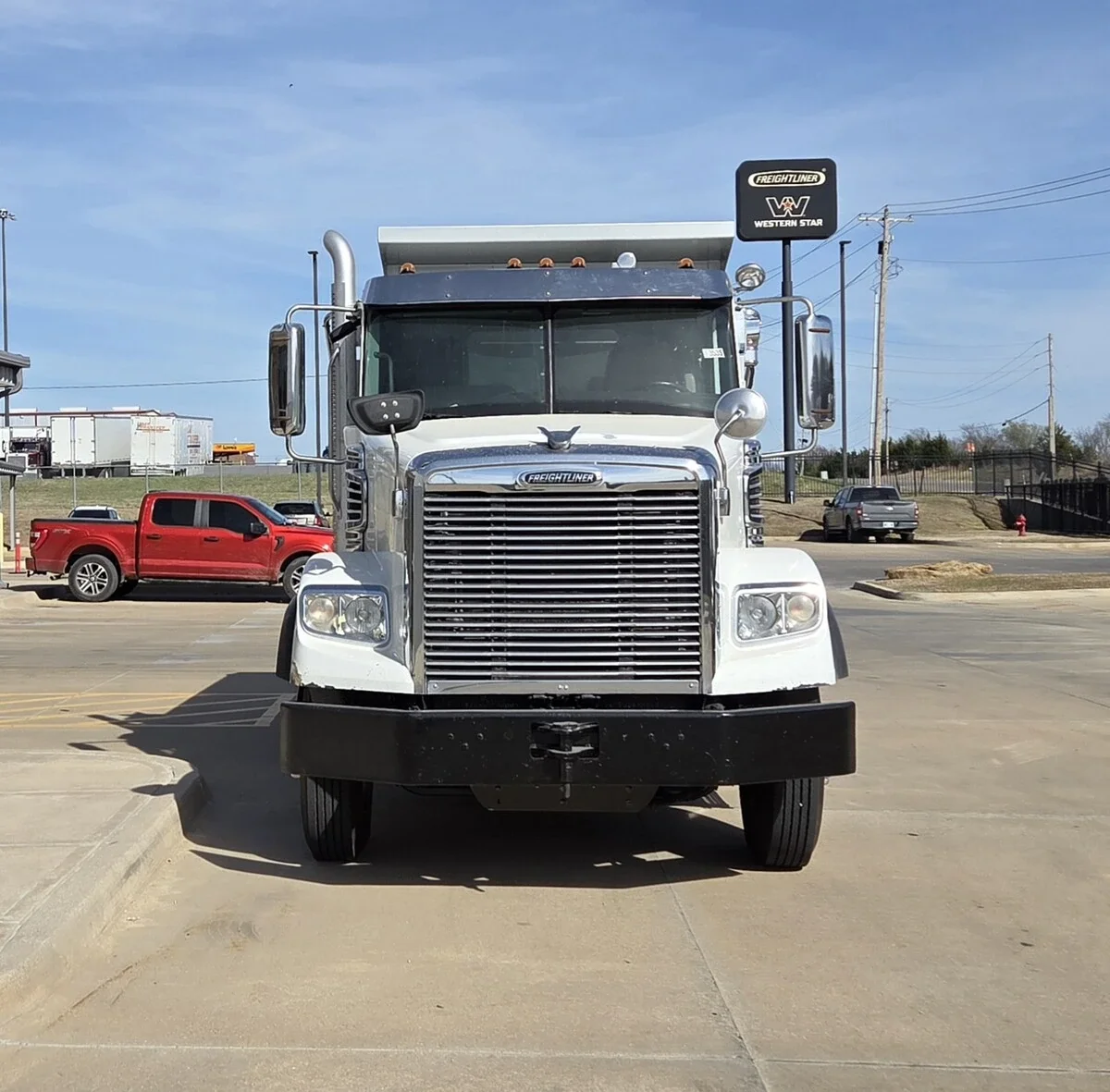 2021 Freightliner 122SD - image 2