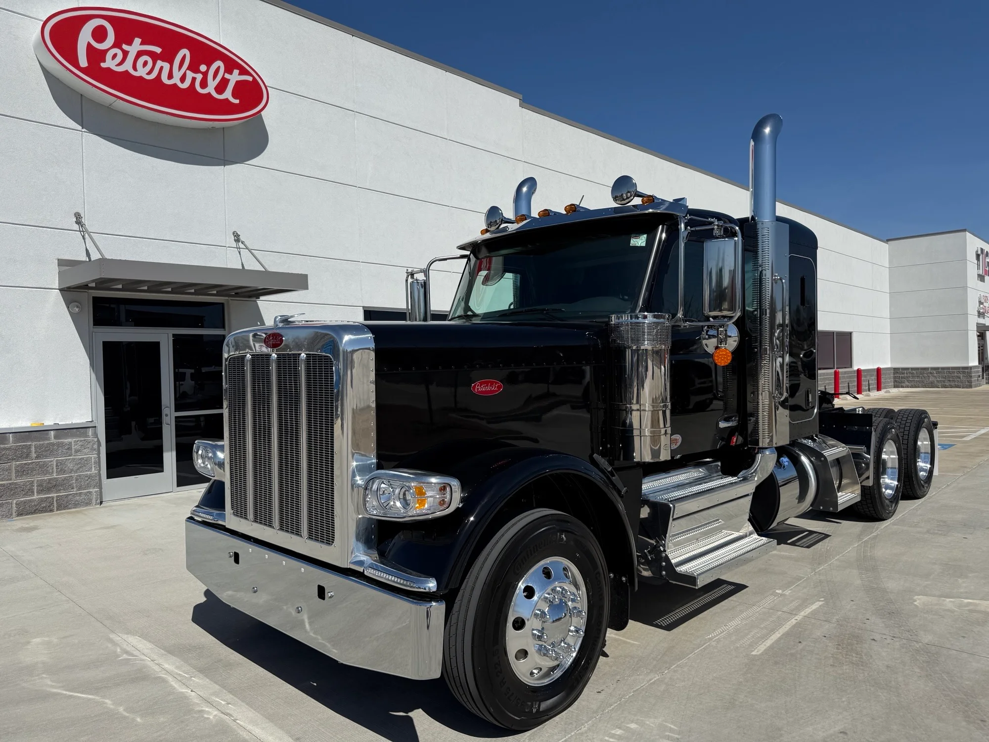 2027 Peterbilt 589 in Lowell, AR