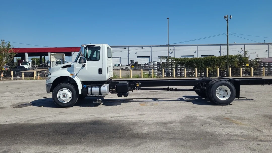 2018 International 4300 in HOUSTON, TX
