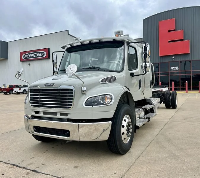 2024 Freightliner M2 106
